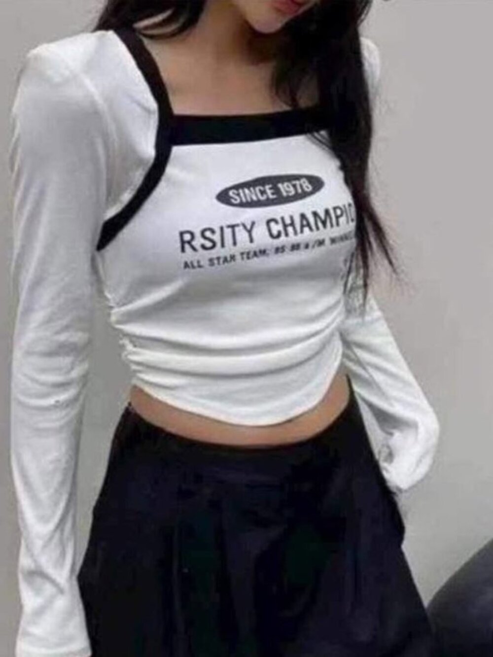 New Y2K Contrast Trim Graphic Long Sleeve Crop Top Tshirt